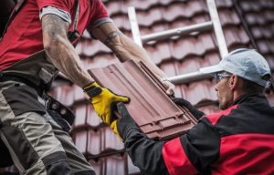 2 Reason for Hiring a Contractor for Your Roof Leak Repair