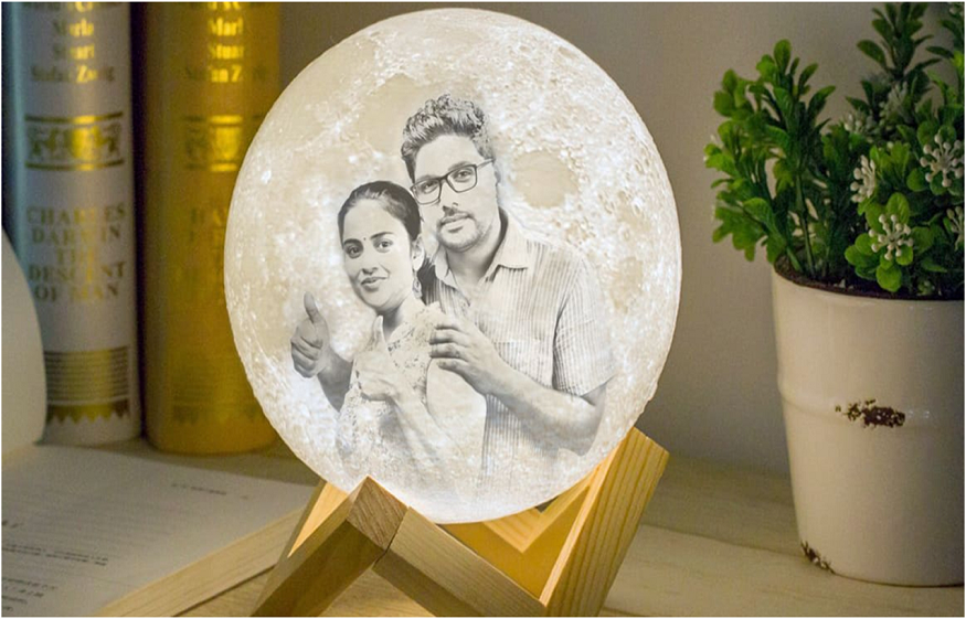 https://www.ctrecord.com/choose-moon-lamp-as-your-personalised-gifting-online/
